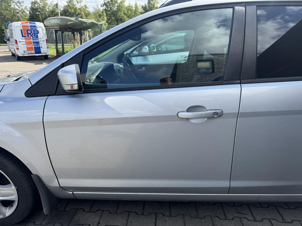 Ford Focus 2 original T&uuml;r vorn links Polar Silber 5-T&uuml;rer Facelift Bj.2009
